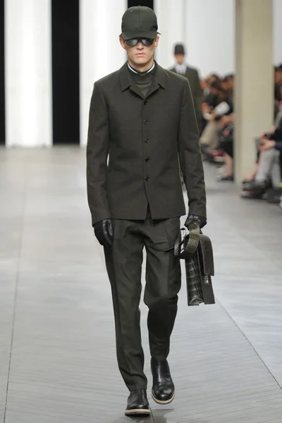 Look 8